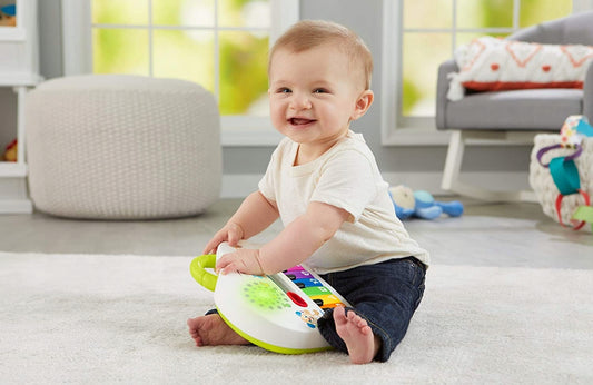 FISHER-PRICE GFK01 pianino 4w1 wersja niemiecka interaktywne pianinko dla niemowląt, biały, 6m+