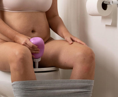 FRIDA Mom bouteille de soin post-partum Peri 295 ml + étui