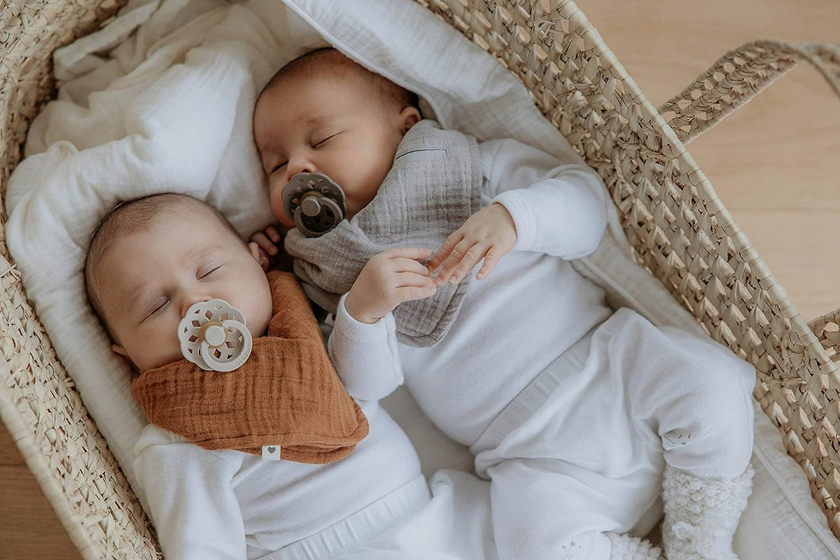BIBS 2 round rubber pacifiers