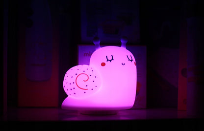 MINILAND Cosy Dreamer silikonowa lampka nocna ŚLIMAK 12,3 x 12,3 cm