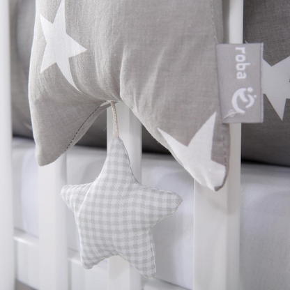 ROBA Little Stars jucărie suspendată cu cutie muzicală pentru cărucior și pătuț, 27 x 27 cm