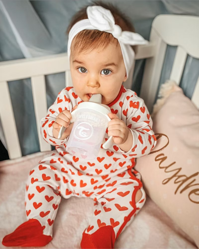 TWISTSHAKE Mini Cup Auslaufsicherer Trinklernbecher mit Trinkschnabel und Mixer, 230 ml, ab 4 Monaten – Produktfoto 4