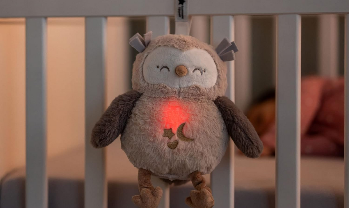 TOMMEE TIPPEE Eule Ollie Deluxe Kuscheltier-Lampe mit Geräuschen – Produktfoto 4
