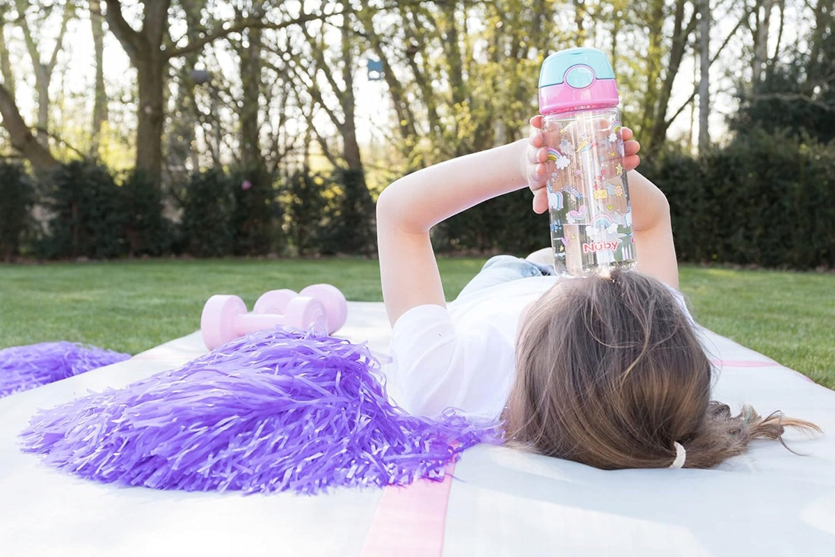 NUBY Gobelet avec paille en tritan, bouteille avec paille 4 mois+ 540 ml