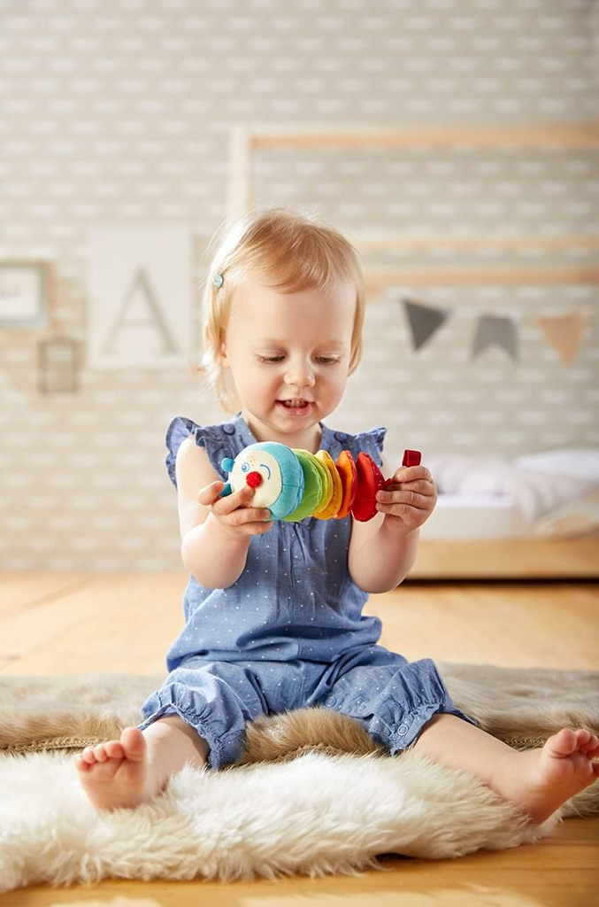 HABA składająca się i drżąca gąsienica Mina 18 cm 6 m+