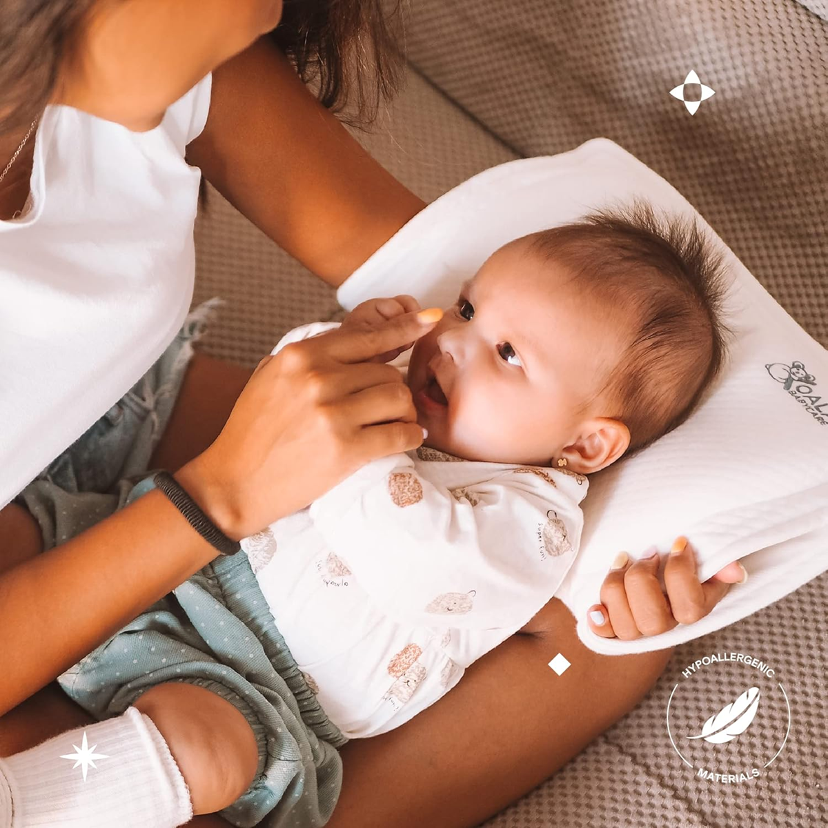 KOALA BABYCARE pernă pentru bebeluși + husă PREVINE plagiocefalia