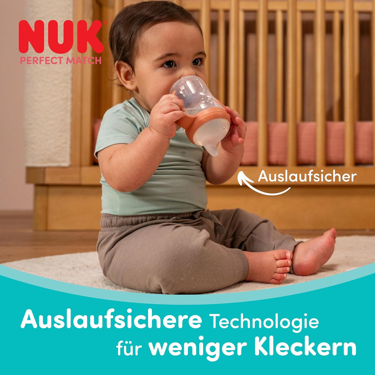 NUK Perfect Match Learner kubek treningowy 150 ml 6m+ z dzieckiem pijącym z kubka antywyciekowego