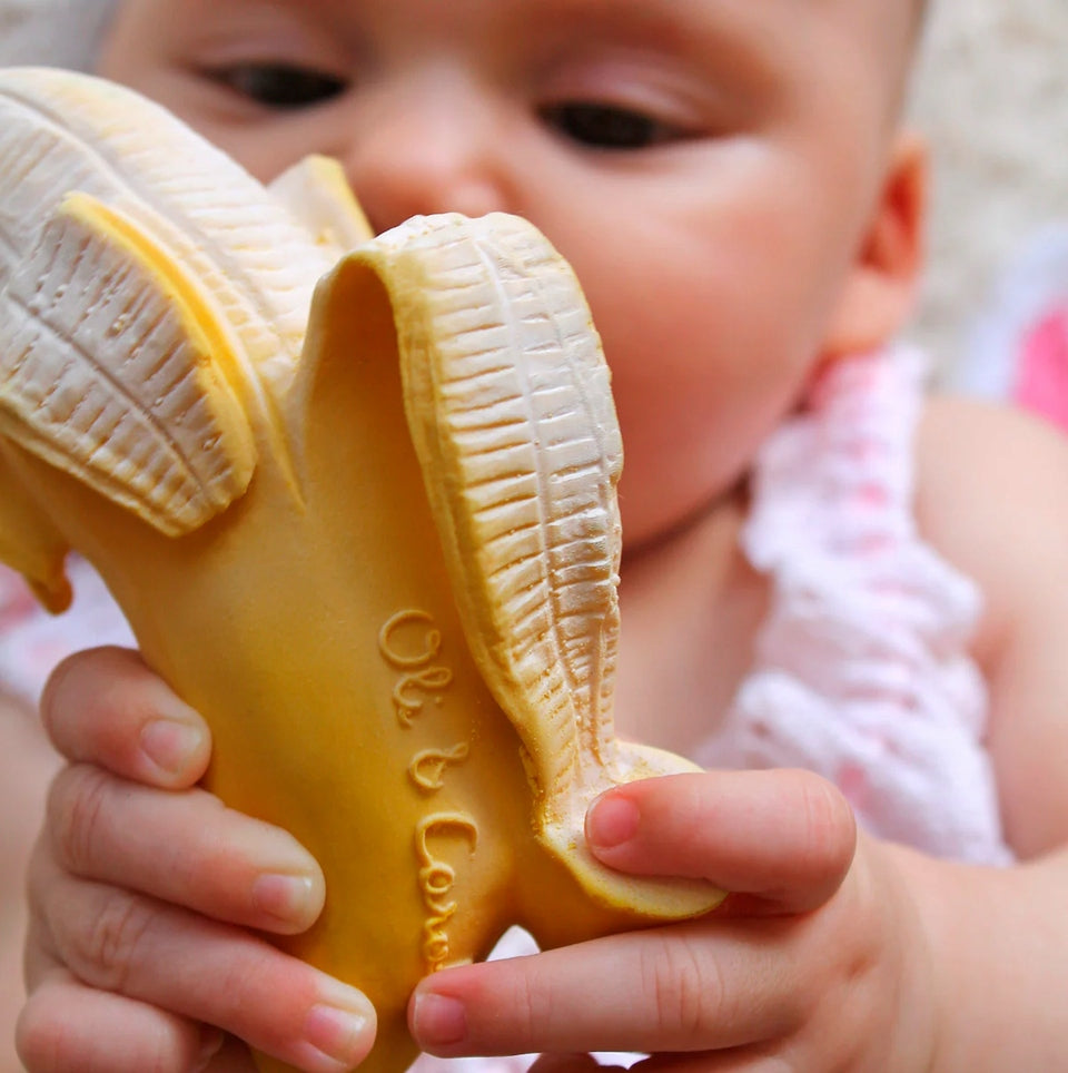 OLI & CAROL miękki kauczukowy gryzak 11 cm BANAN