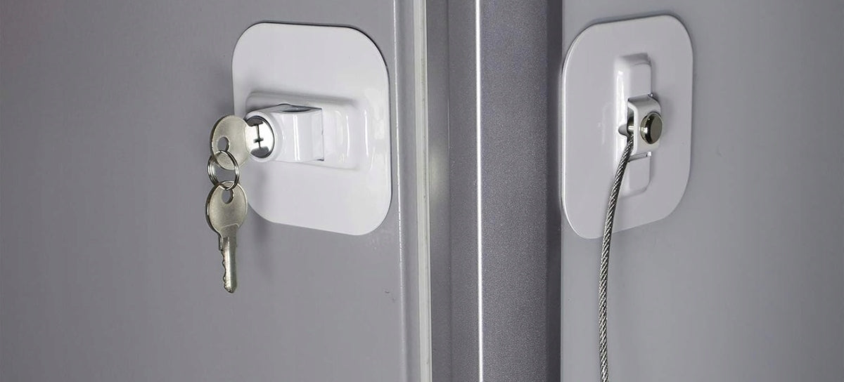 CHILD SAFETY LOCK zabezpieczenie do szafek i szuflad 19 cm + 2 klucze