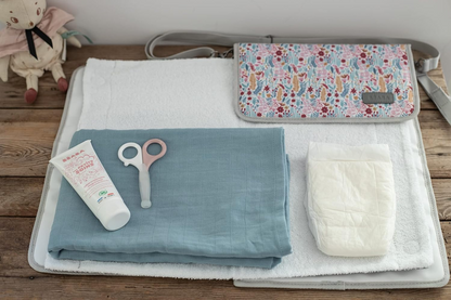 BEABA Windel- und Feuchttuch-Organizer + Wickelunterlage – Produktfoto 5