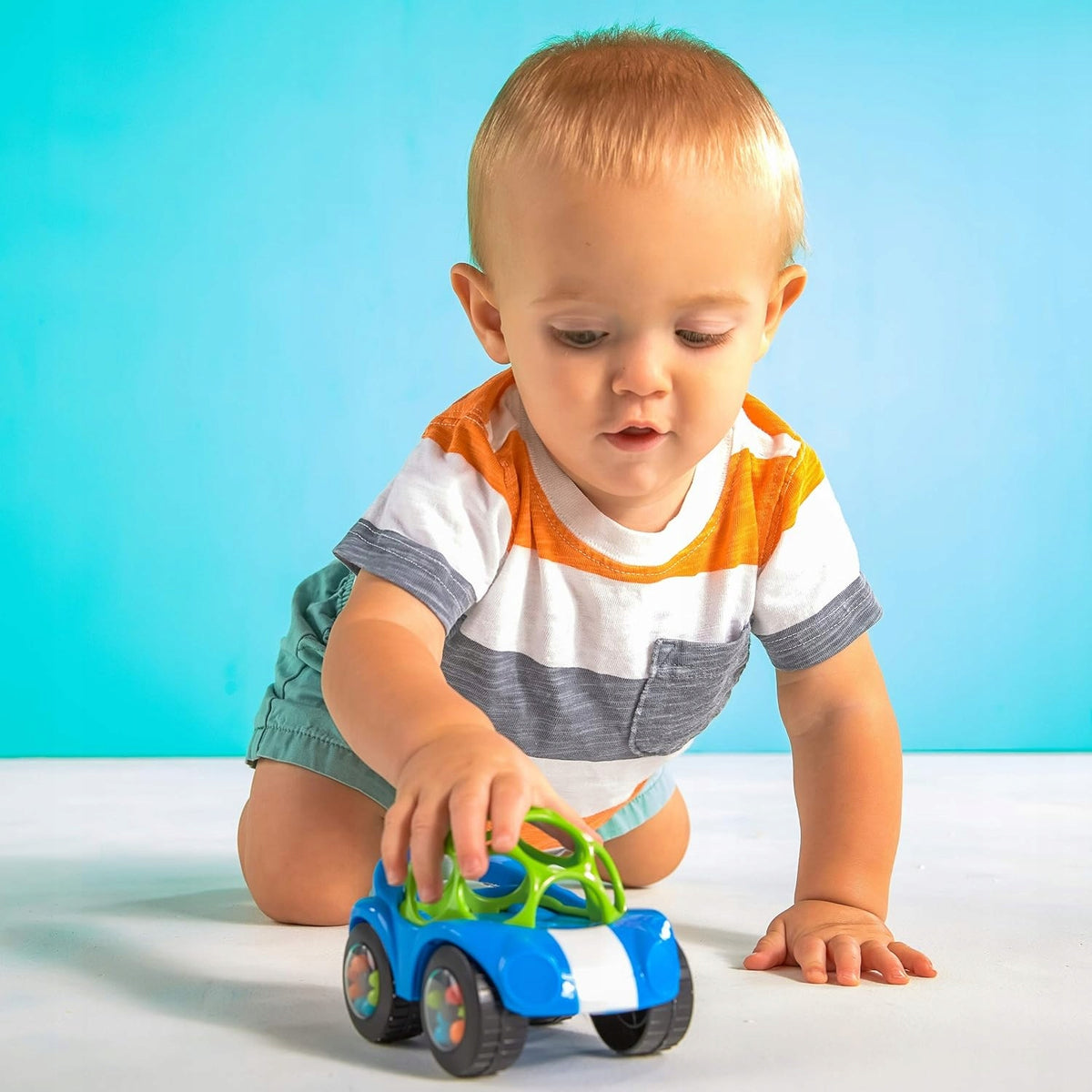BRIGHT STARTS Oball Rattle & Roll jeżdżący samochód z grzechotką – zdjęcie produktu 5