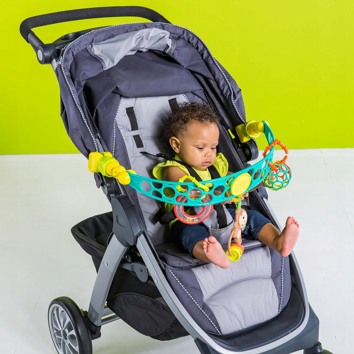 OBALL arche de poussette avec jouets