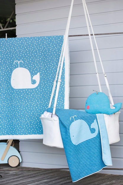 DAVID FUSSENEGGER kocyk z wielorybem 70x90, miękki niebieski kocyk dziecięcy z bawełny, wzór wieloryb