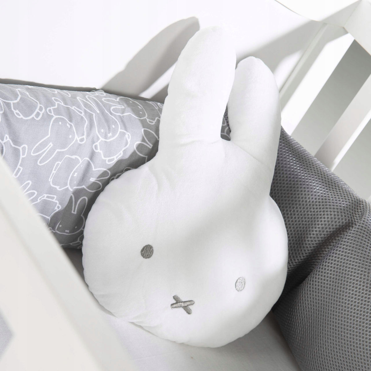 ROBA Miffy coussin décoratif 30 x 20 cm