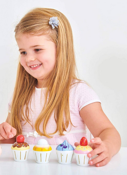 LE TOY VAN cupcakes en bois 4 pièces