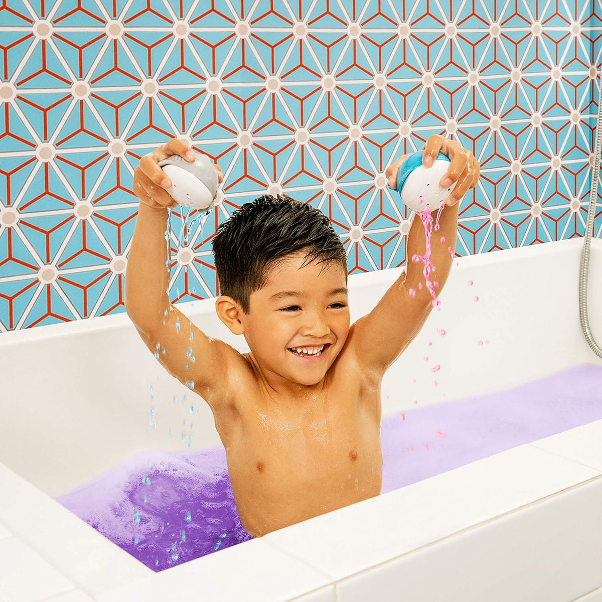 MUNCHKIN Colour Buddies bath bombs colour + moisturising x40 – product image 5